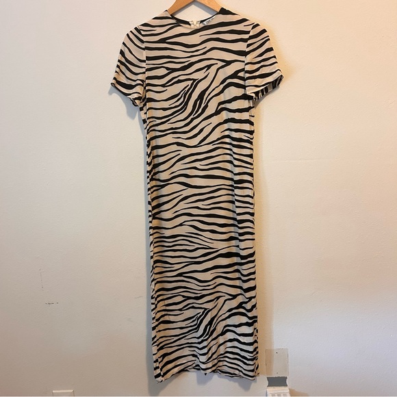 Zara XSmall Women’s Black Zebra Print Crewneck Zipper Midi Dress - Picture 3 of 10